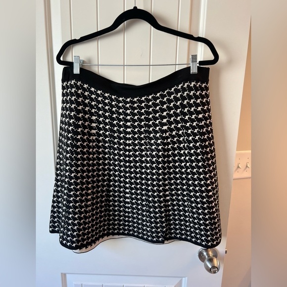 Max Studio black and white houndstooth skirt size L - Picture 1 of 4